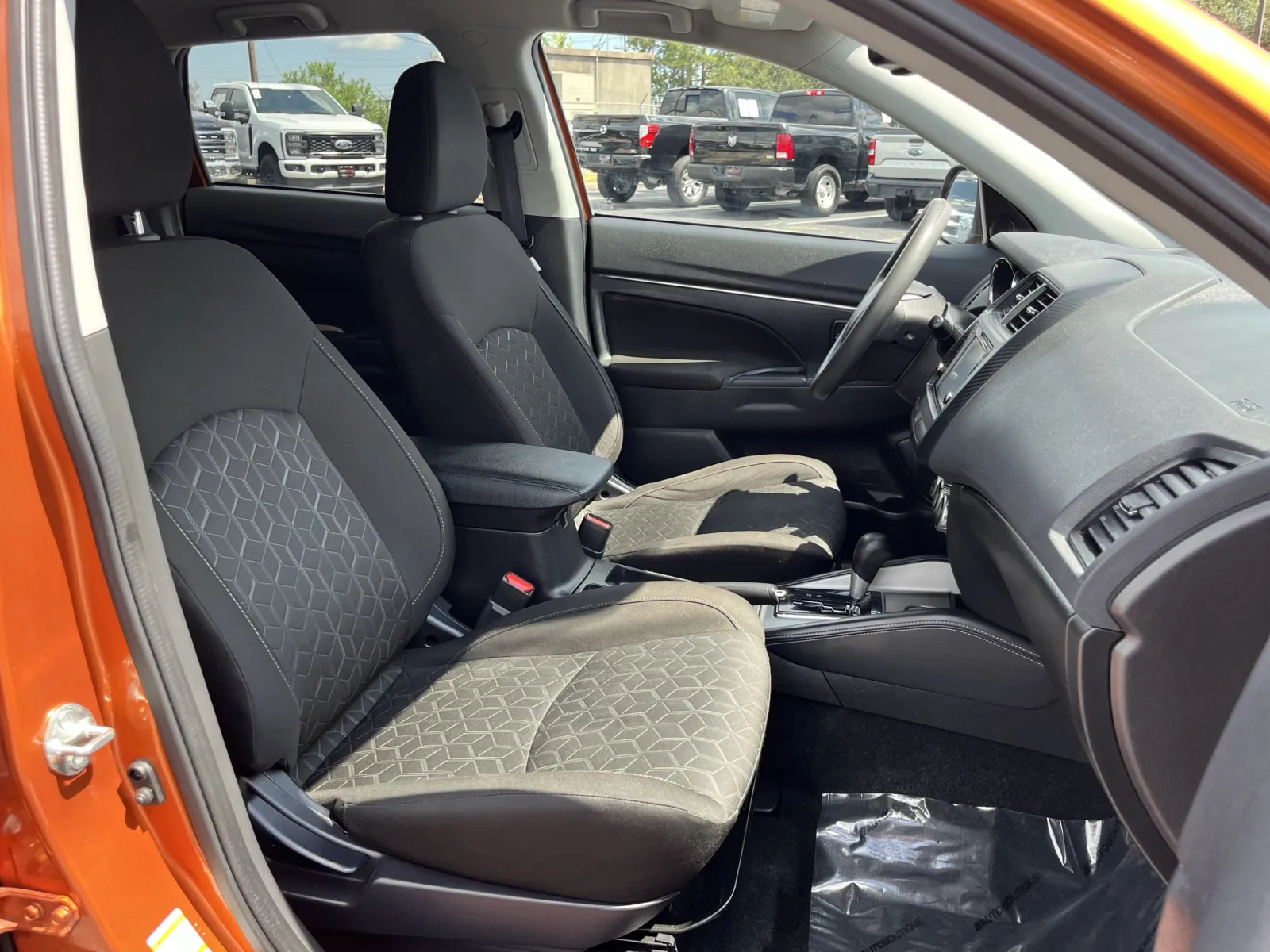 Mitsubishi Outlander Sport photo 26