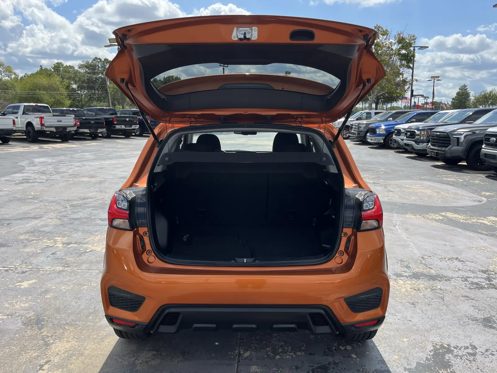 Mitsubishi Outlander Sport photo 11