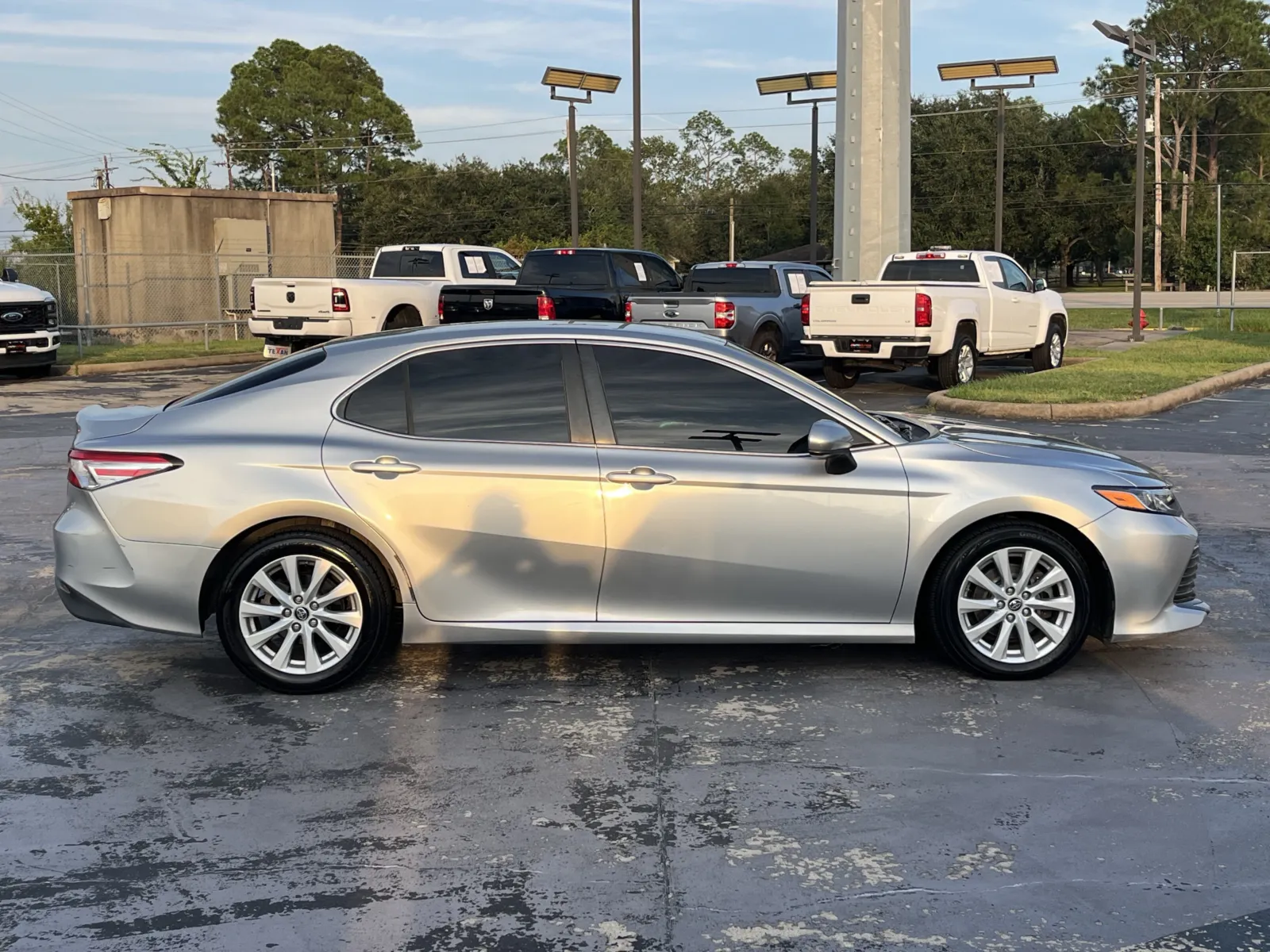 Toyota Camry photo 11