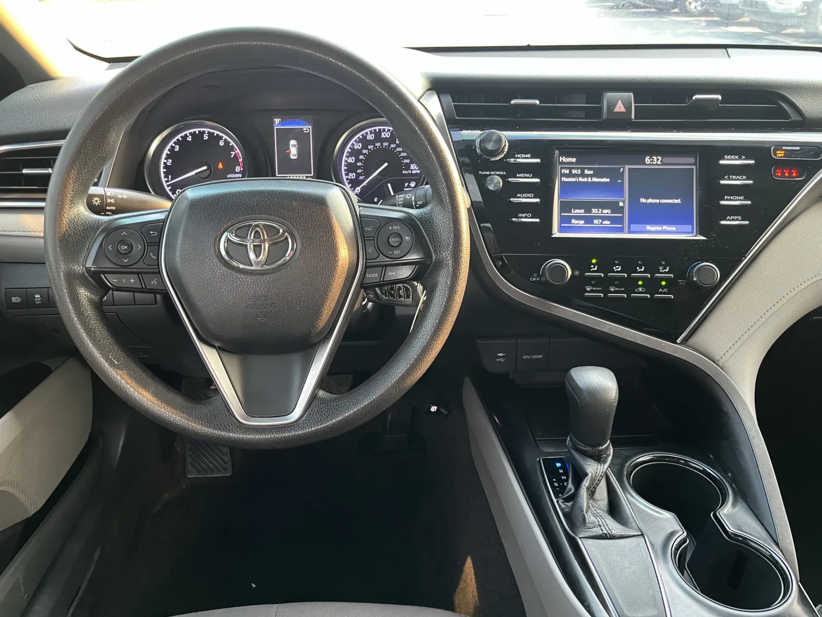 Toyota Camry photo 14