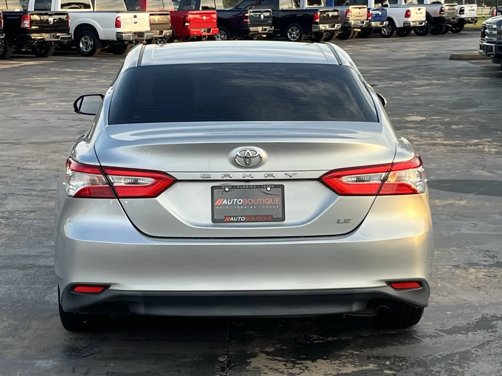 Toyota Camry photo 8