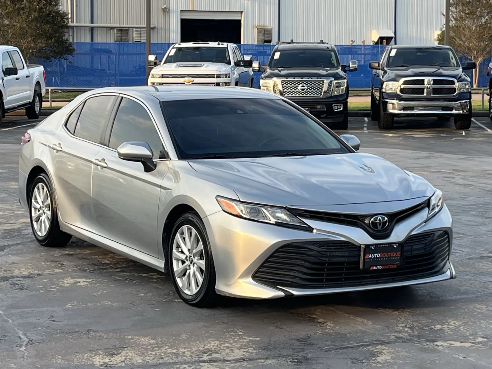 Toyota Camry photo 3