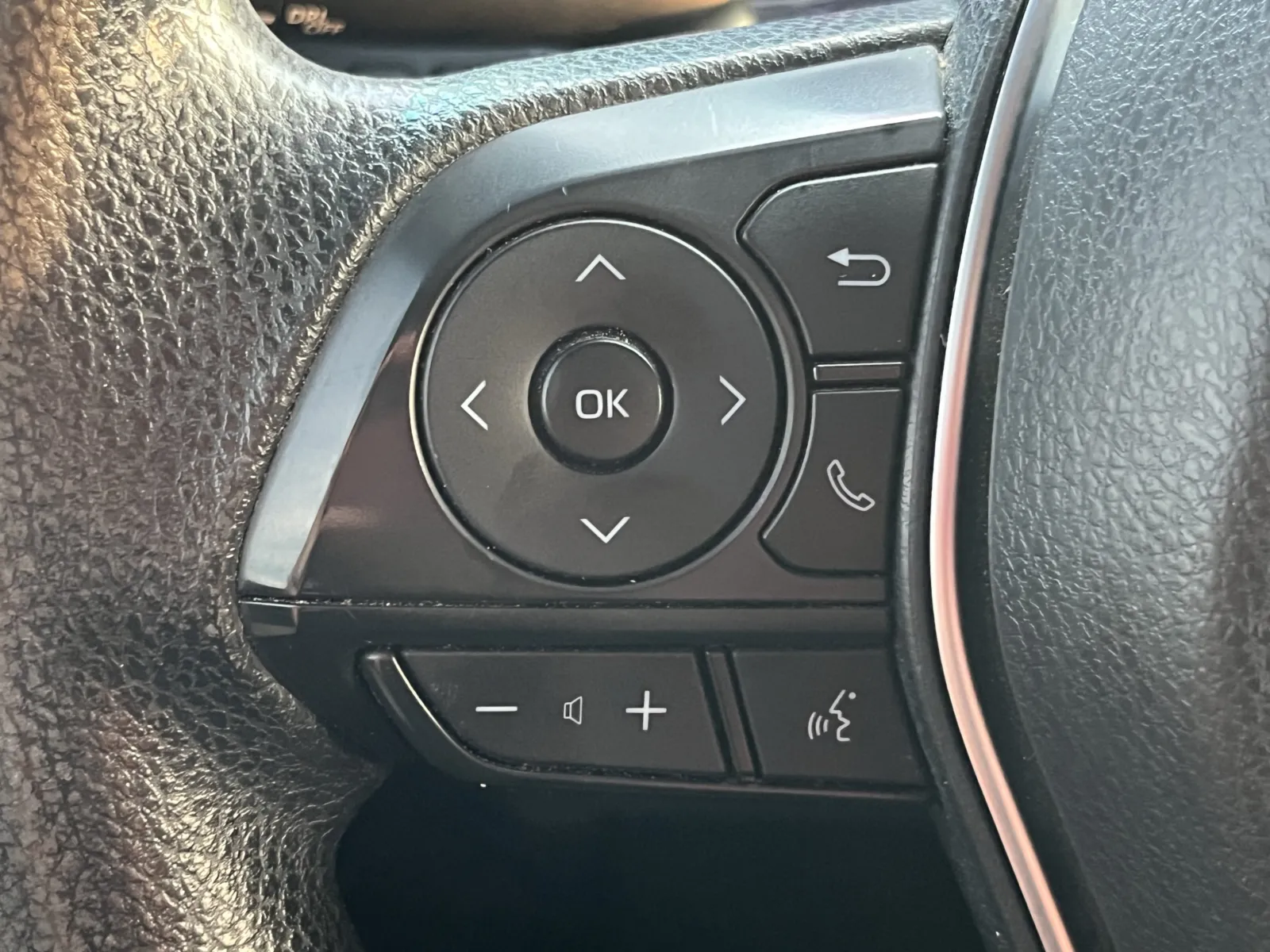 Toyota Camry photo 16