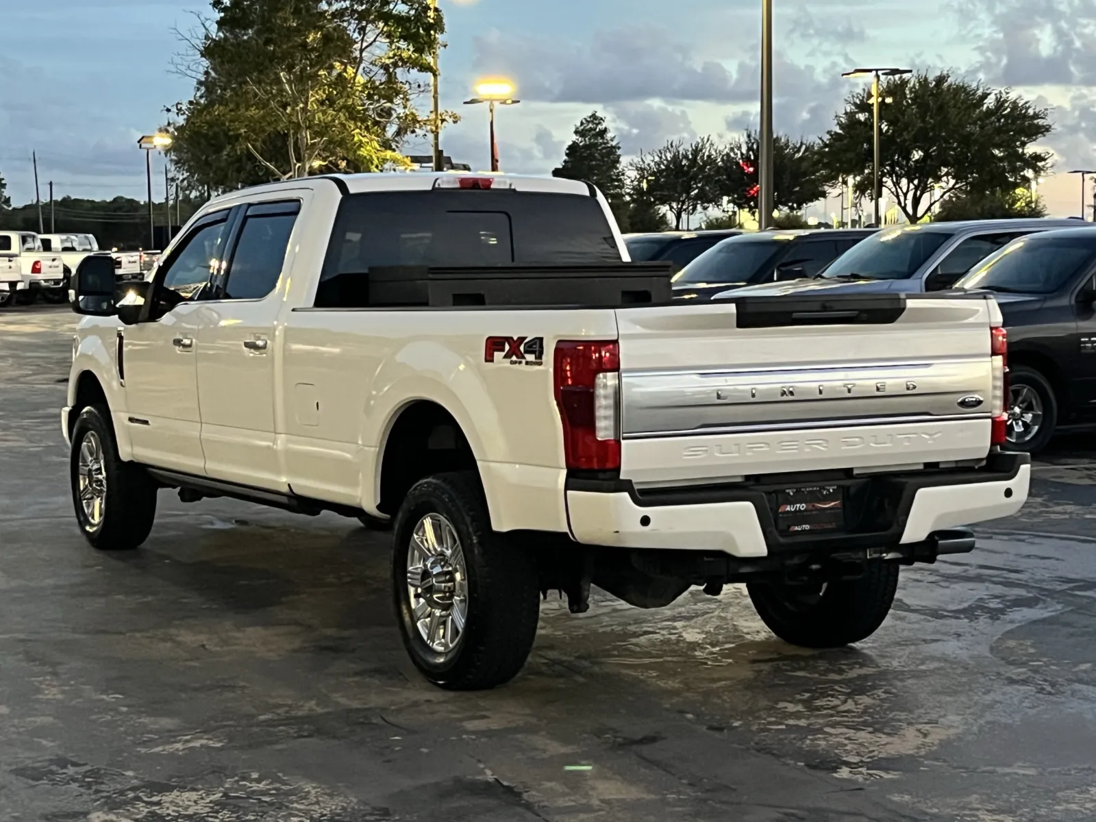 Ford F-350 photo 10