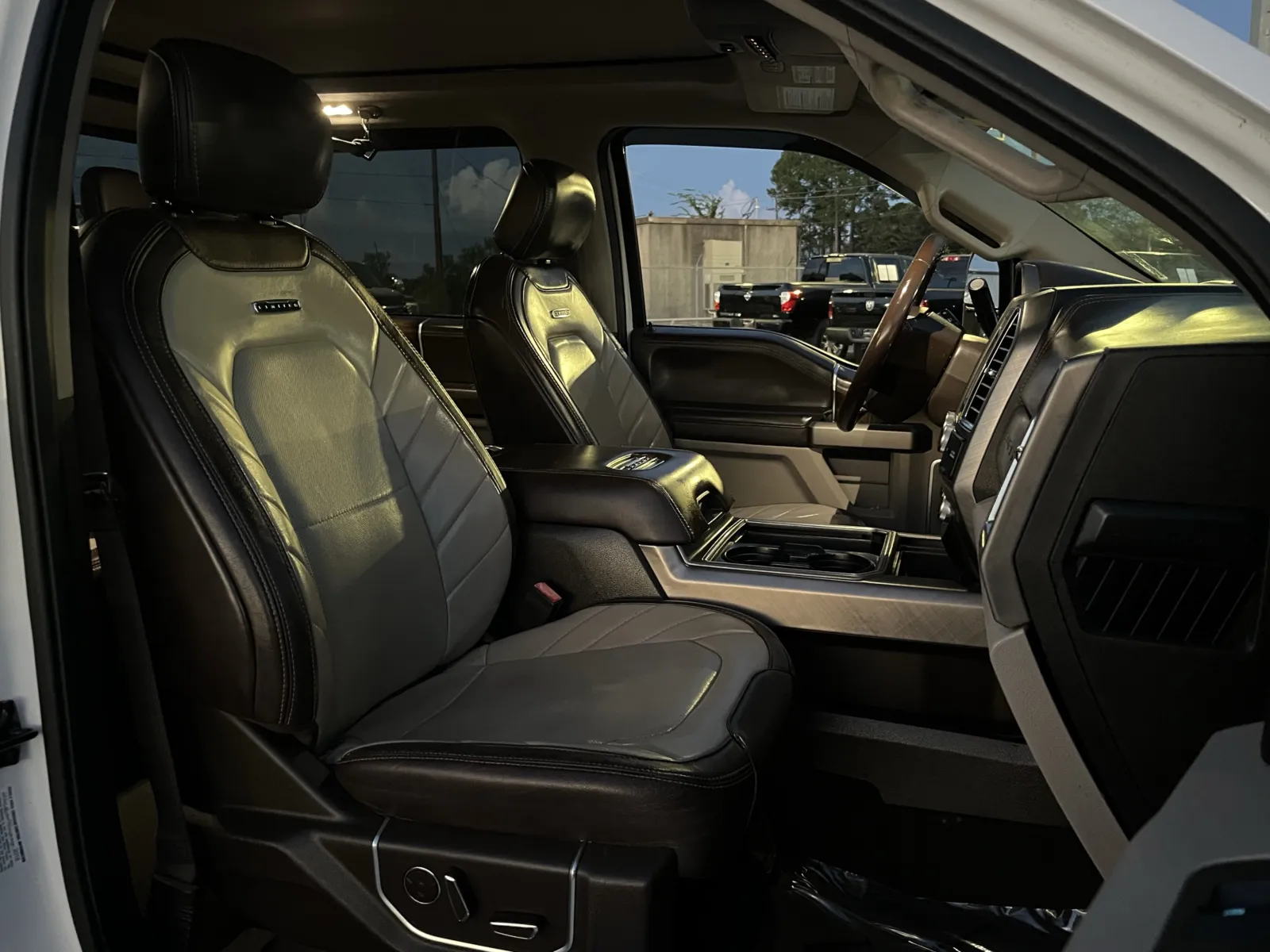 Ford F-350 photo 26