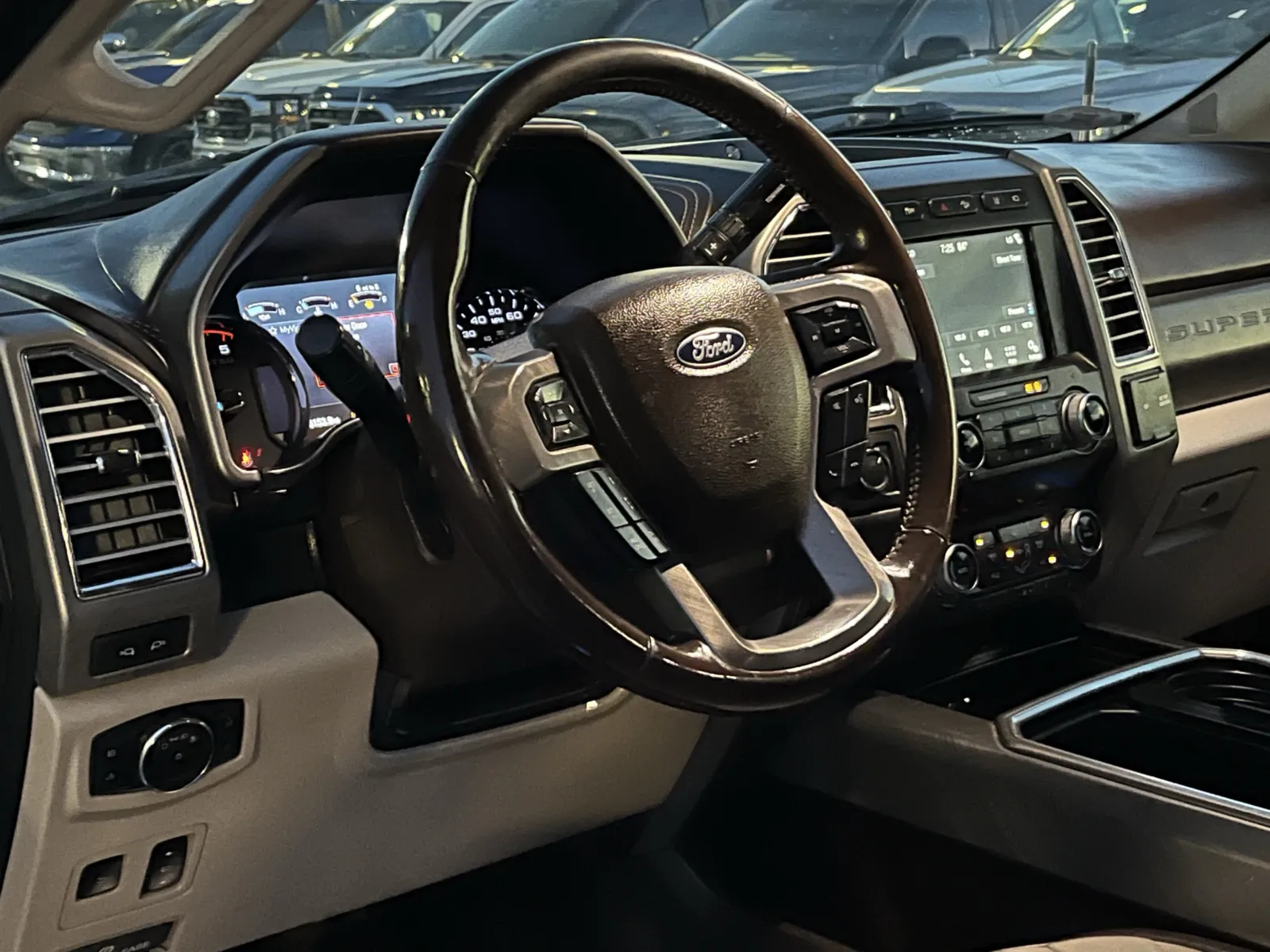 Ford F-350 photo 13
