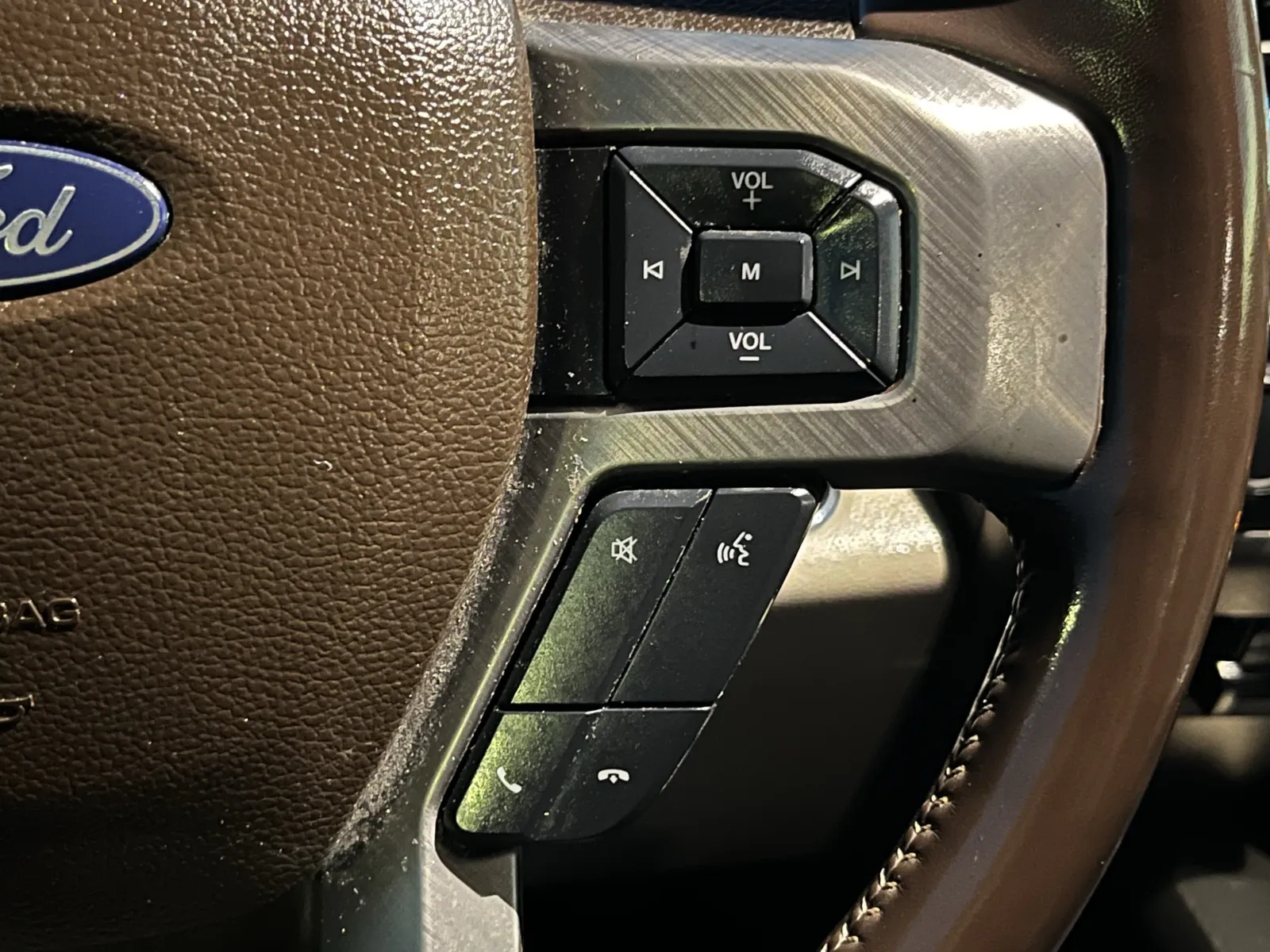 Ford F-350 photo 18