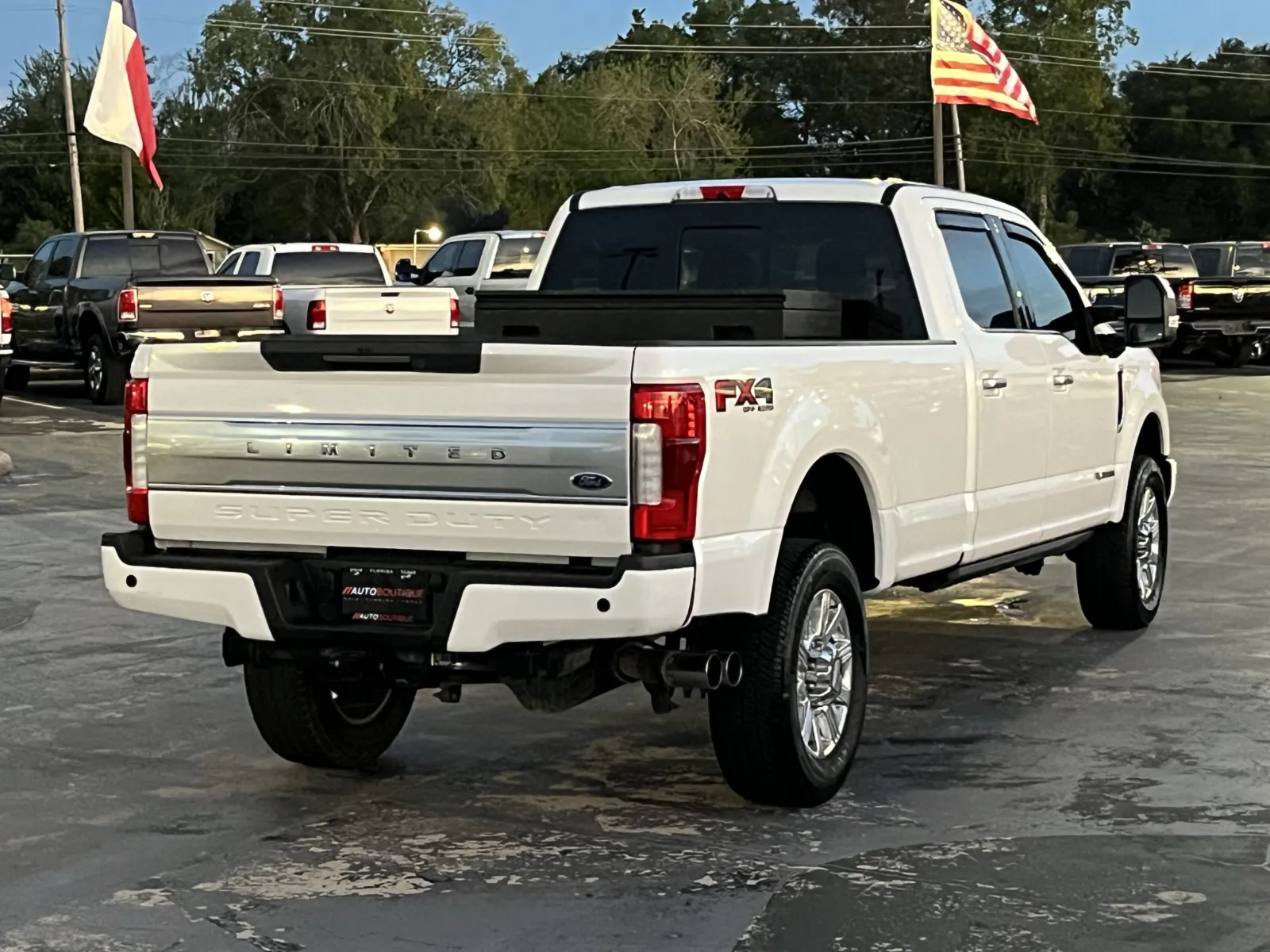 Ford F-350 photo 9