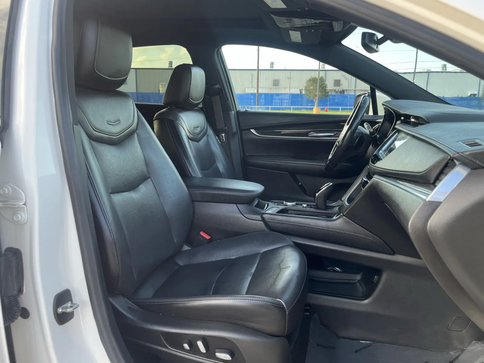 Cadillac XT5 photo 27