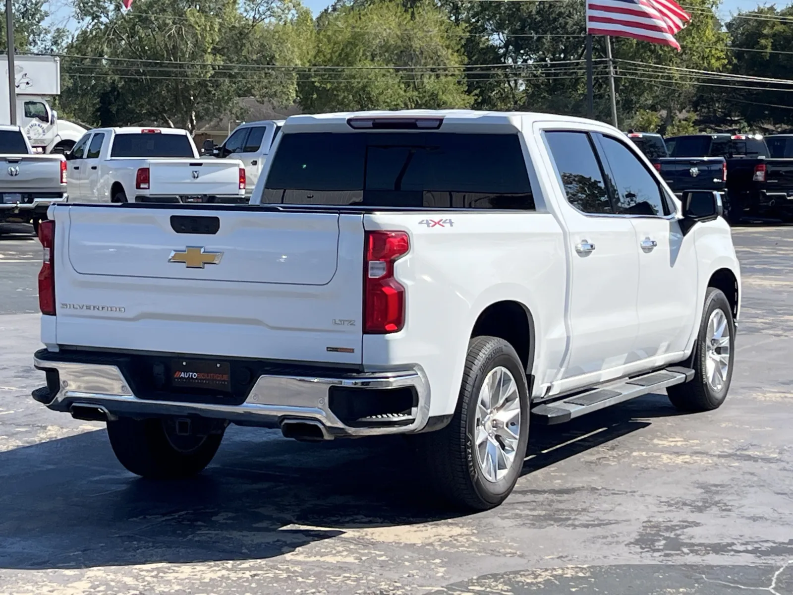 2022 Chevrolet Silverado 1500 Limited LTZ - Photo 9