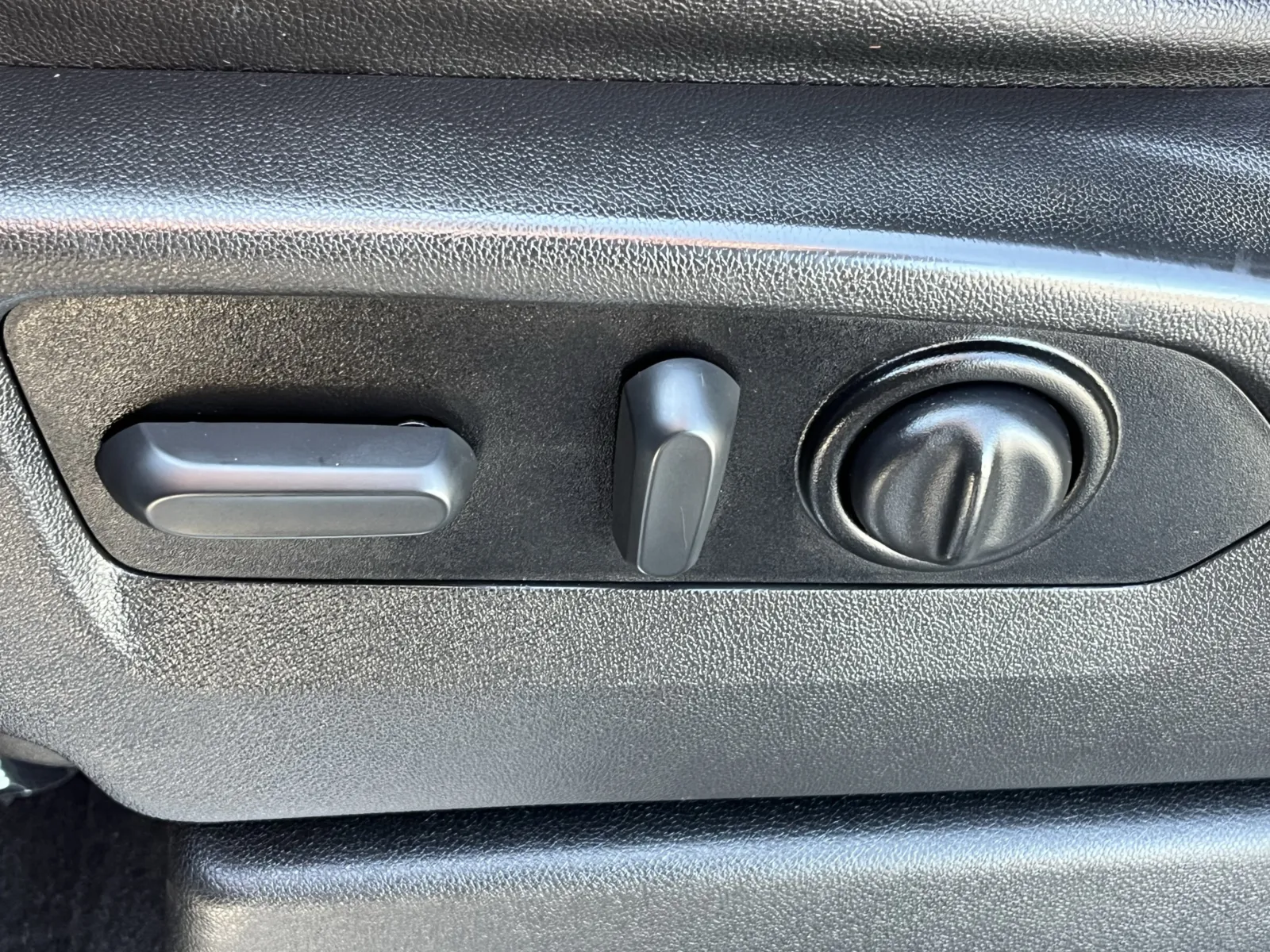 2022 Chevrolet Silverado 1500 Limited LTZ - Photo 24