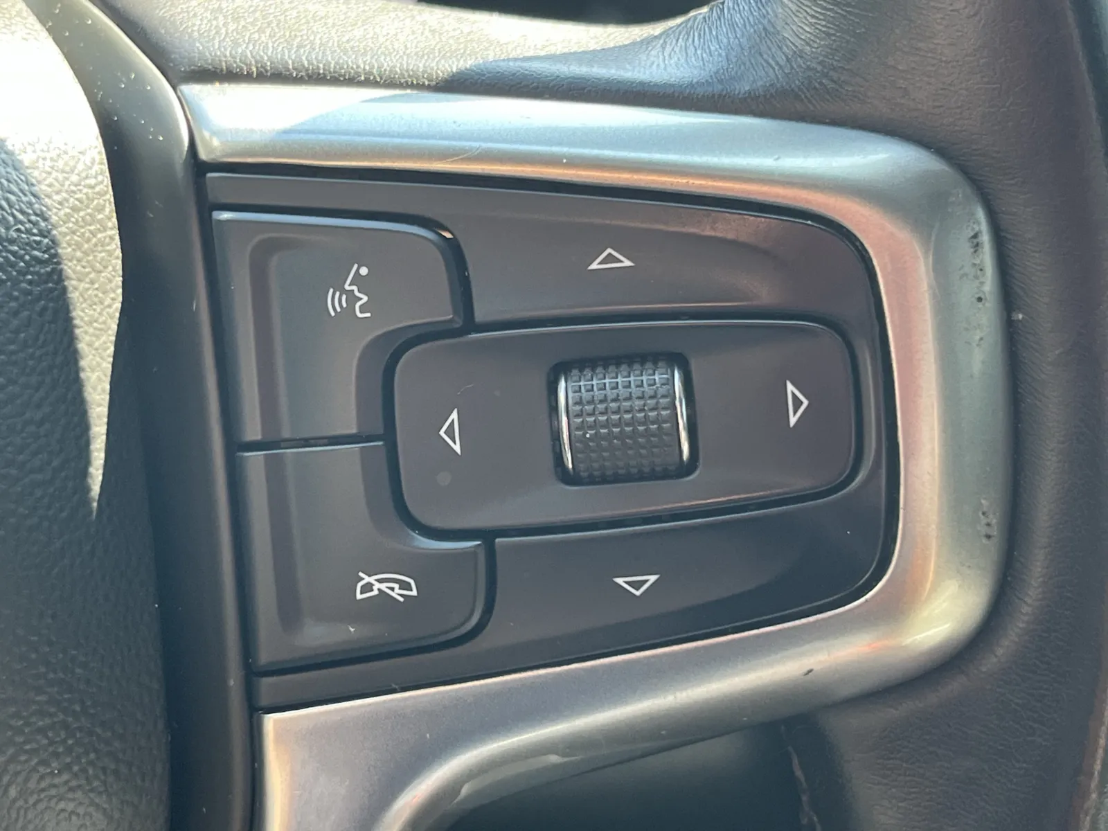 2022 Chevrolet Silverado 1500 Limited LTZ - Photo 18