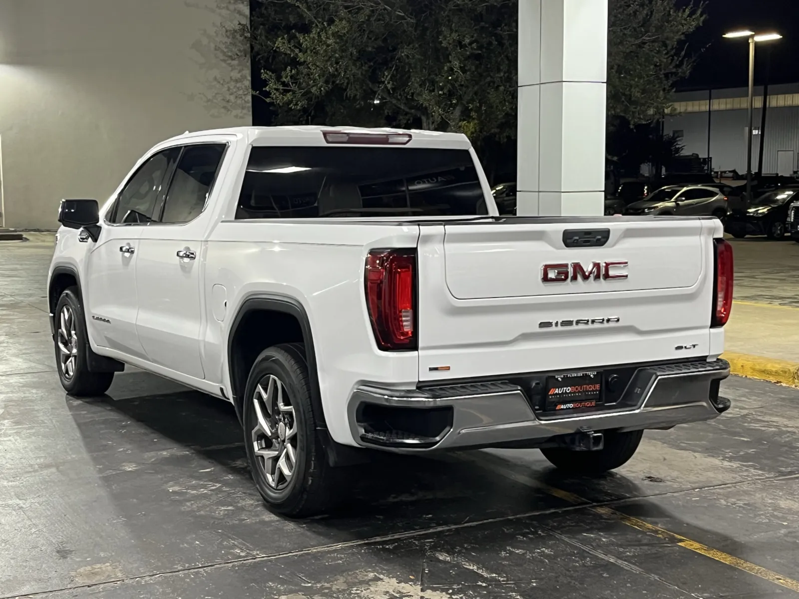 GMC Sierra photo 9