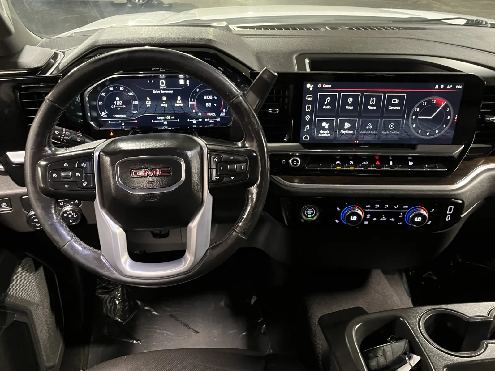 GMC Sierra photo 14