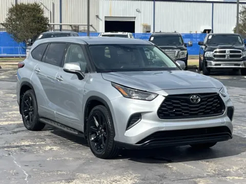 Another view of 2022 Toyota Highlander L for sale in Alvin, TX at Auto Boutique Texas