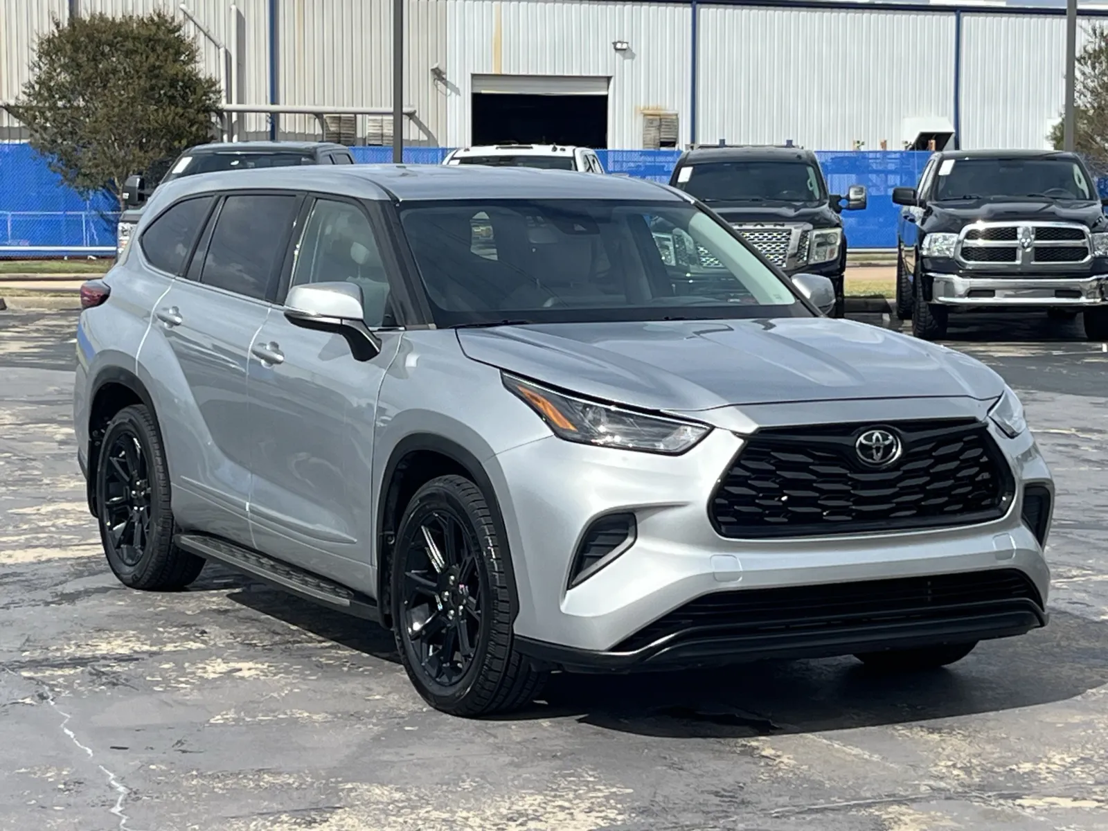 Toyota Highlander photo 3