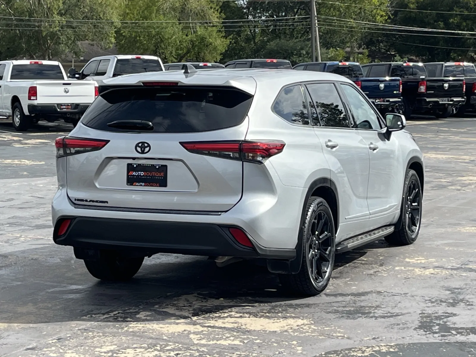 Toyota Highlander photo 9