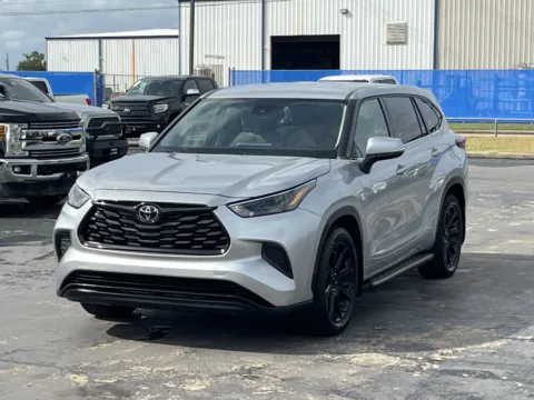 Photos of 2022 Toyota Highlander L for sale in Alvin, TX at Auto Boutique Texas