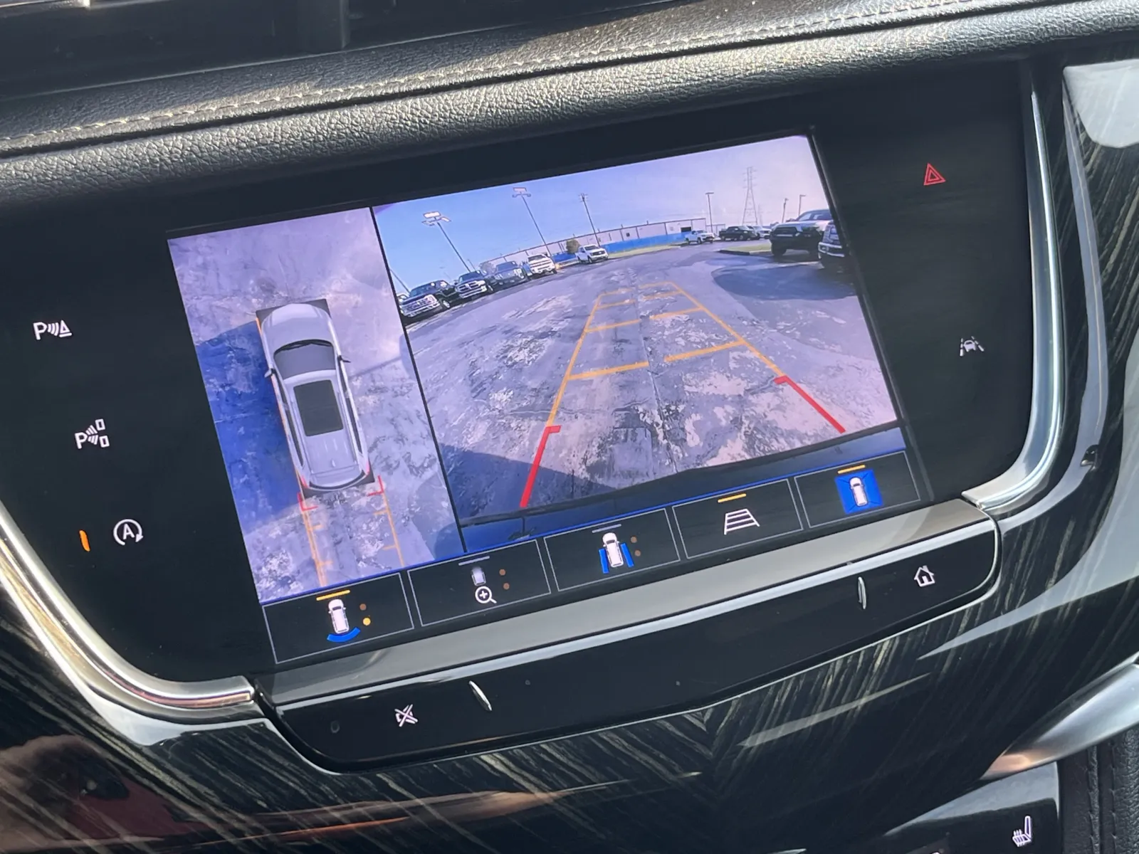 Cadillac XT6 photo 6