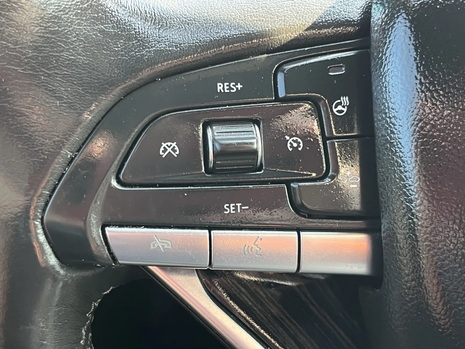 Cadillac XT6 photo 17