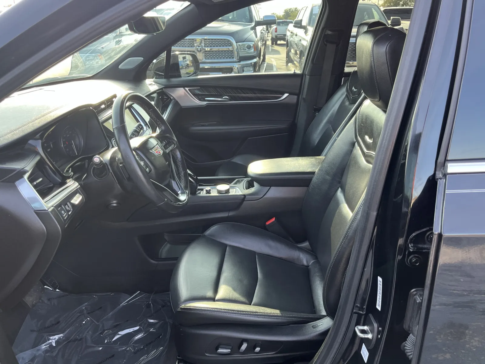 Cadillac XT6 photo 25