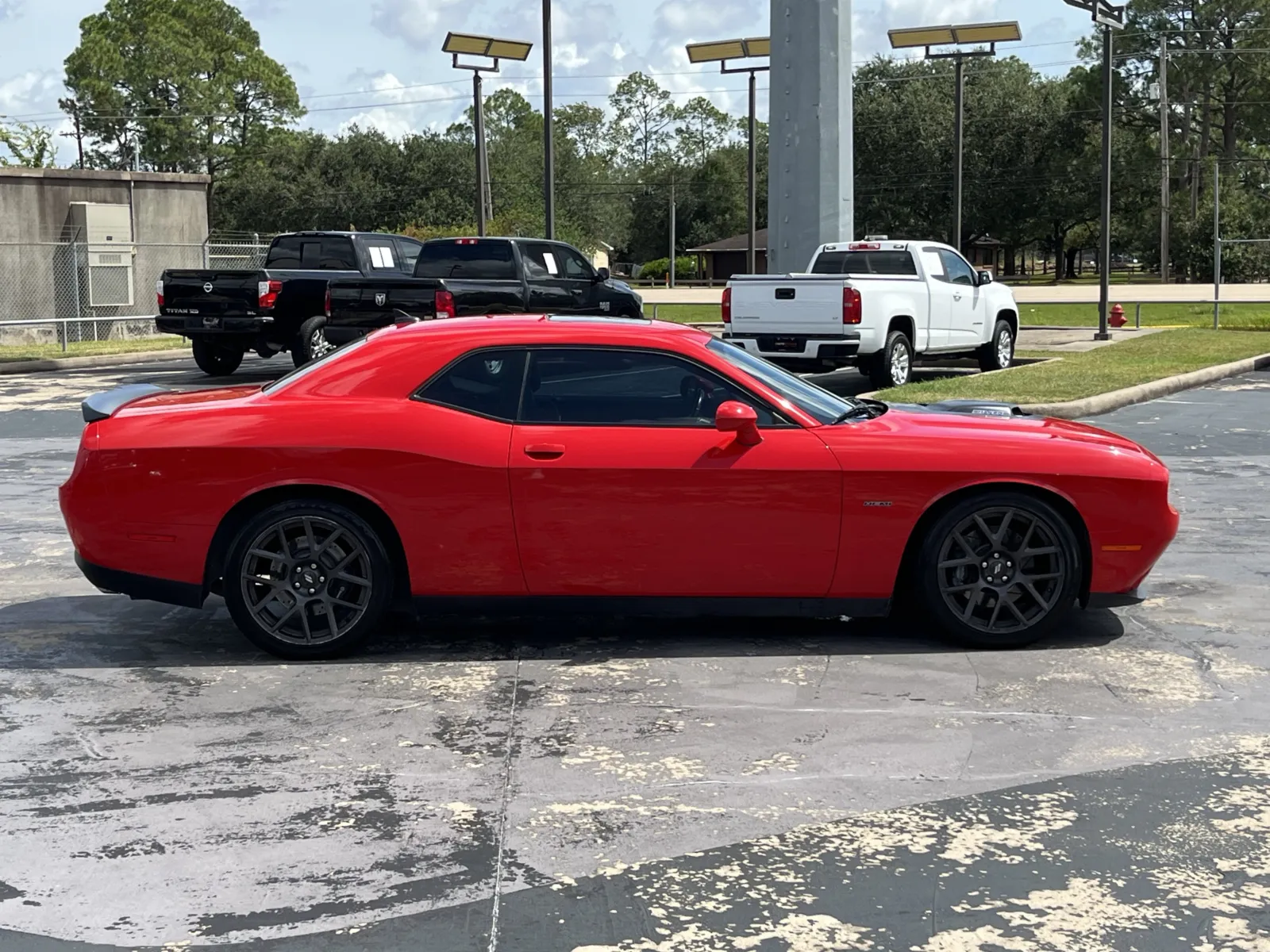 Dodge Challenger photo 11