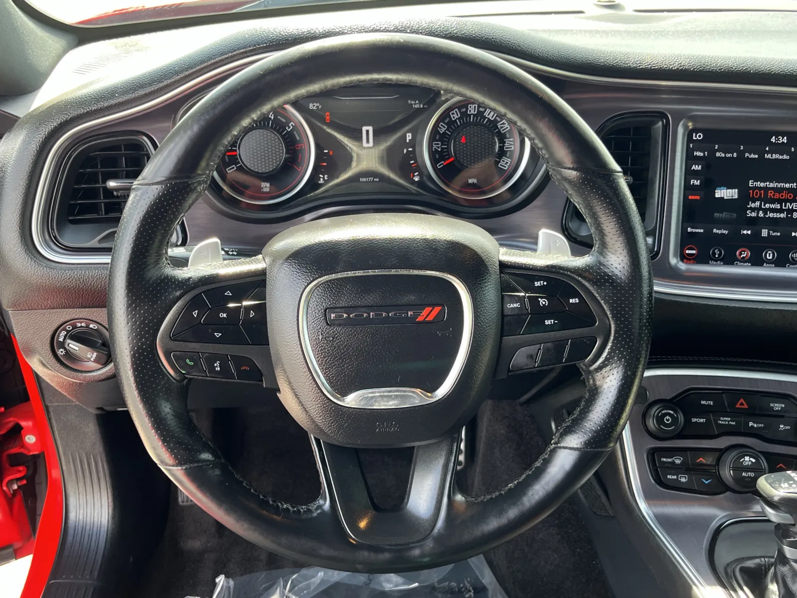 Dodge Challenger photo 18