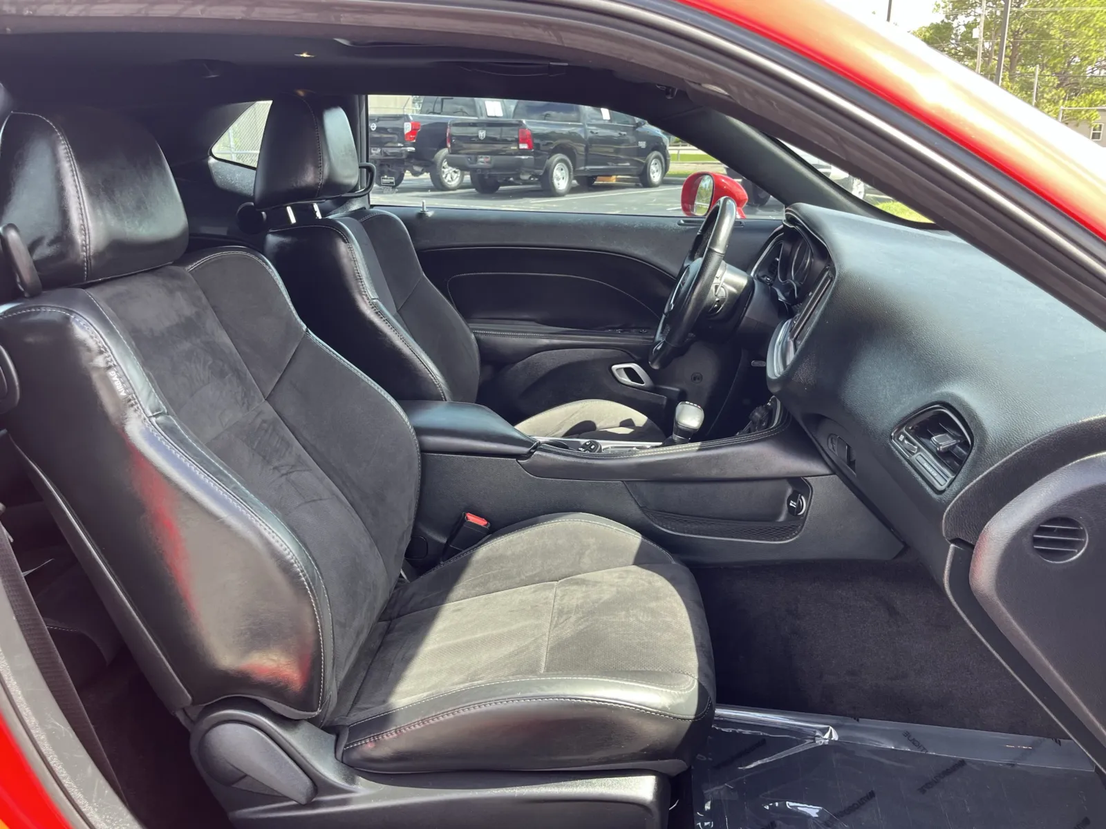 Dodge Challenger photo 28