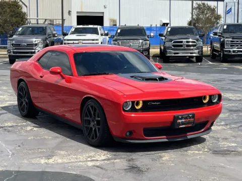 Another view of 2018 Dodge Challenger R/T Plus Shaker for sale in Alvin, TX at Auto Boutique Texas