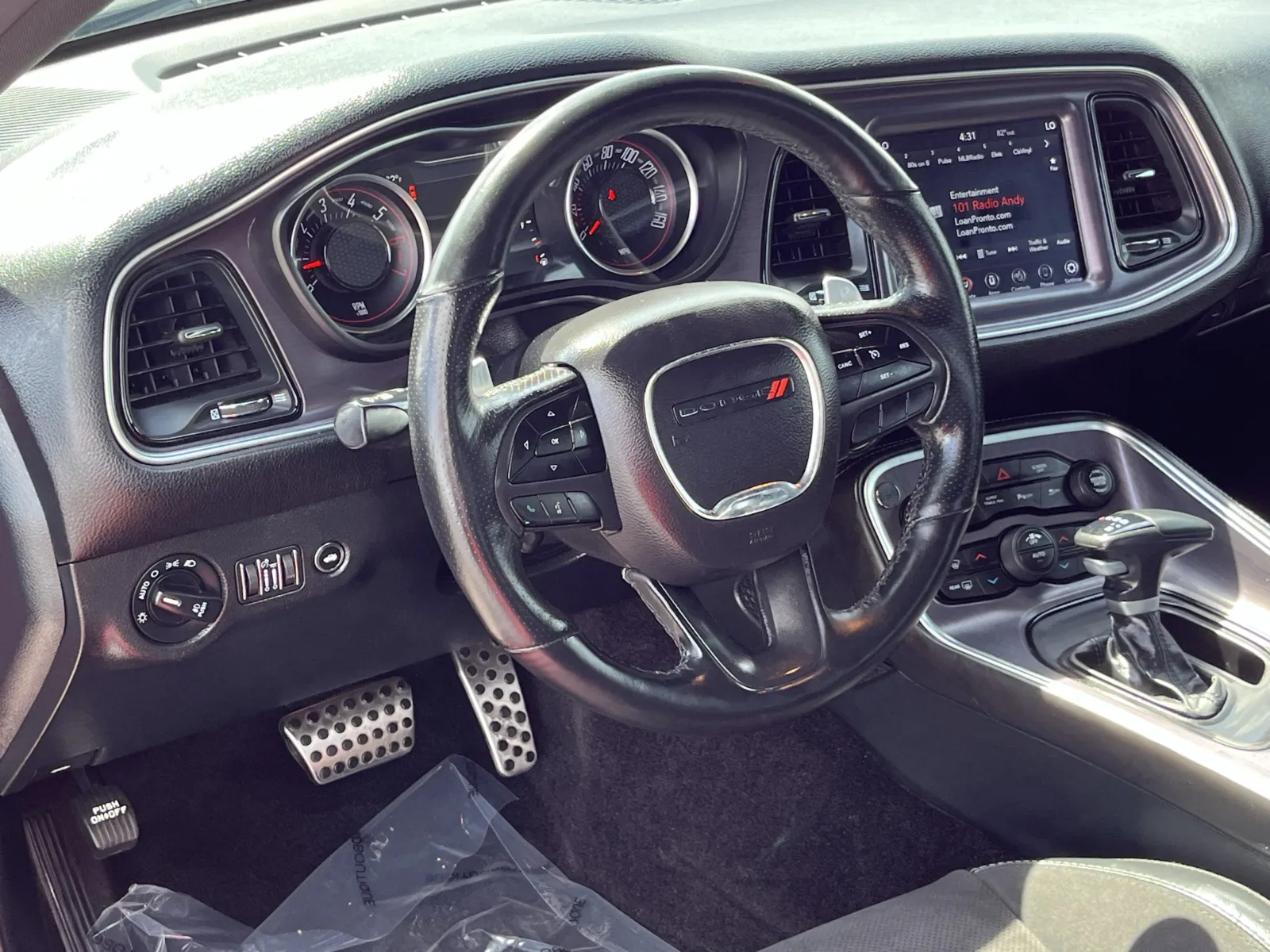 Dodge Challenger photo 15