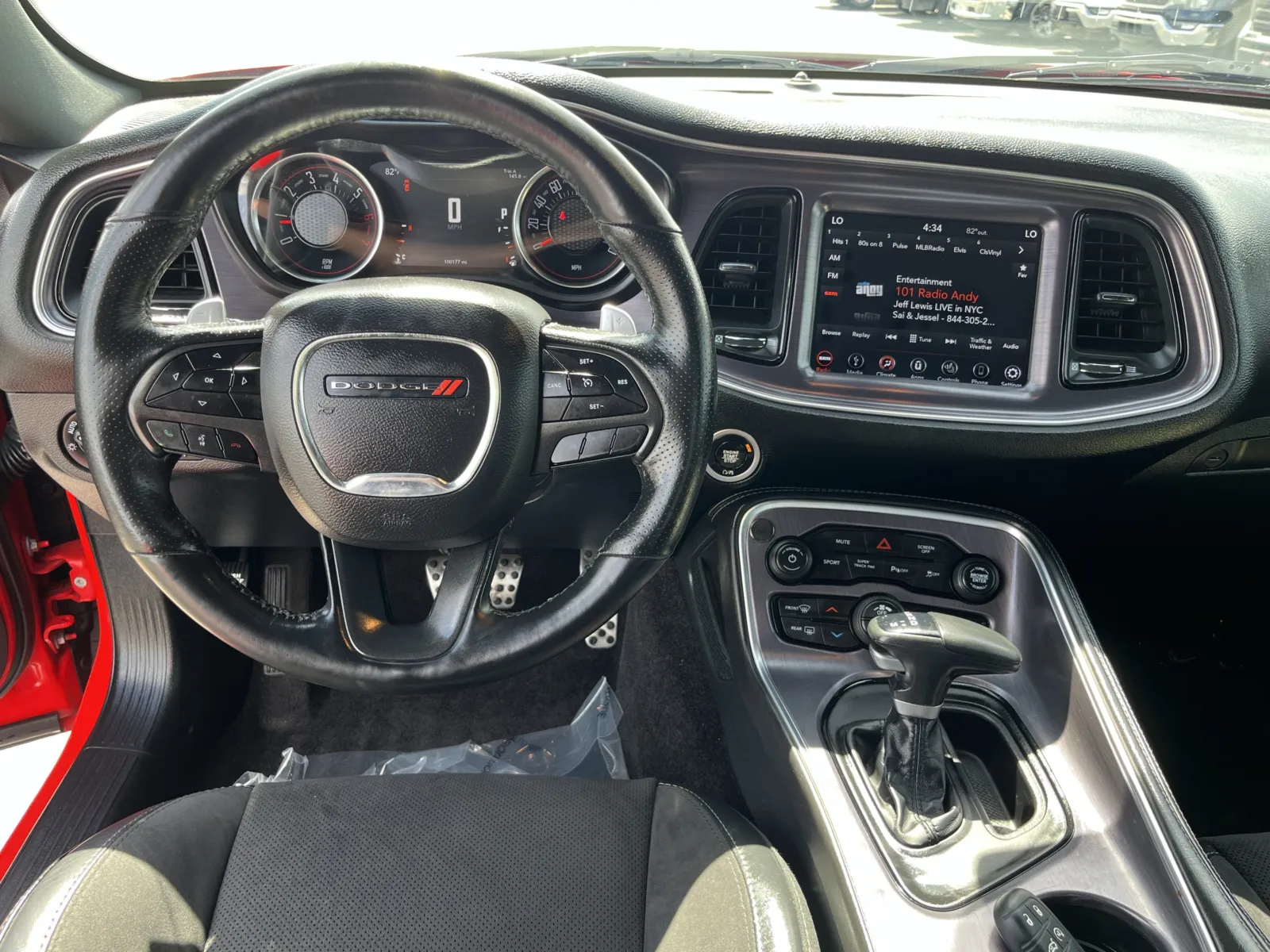 Dodge Challenger photo 17
