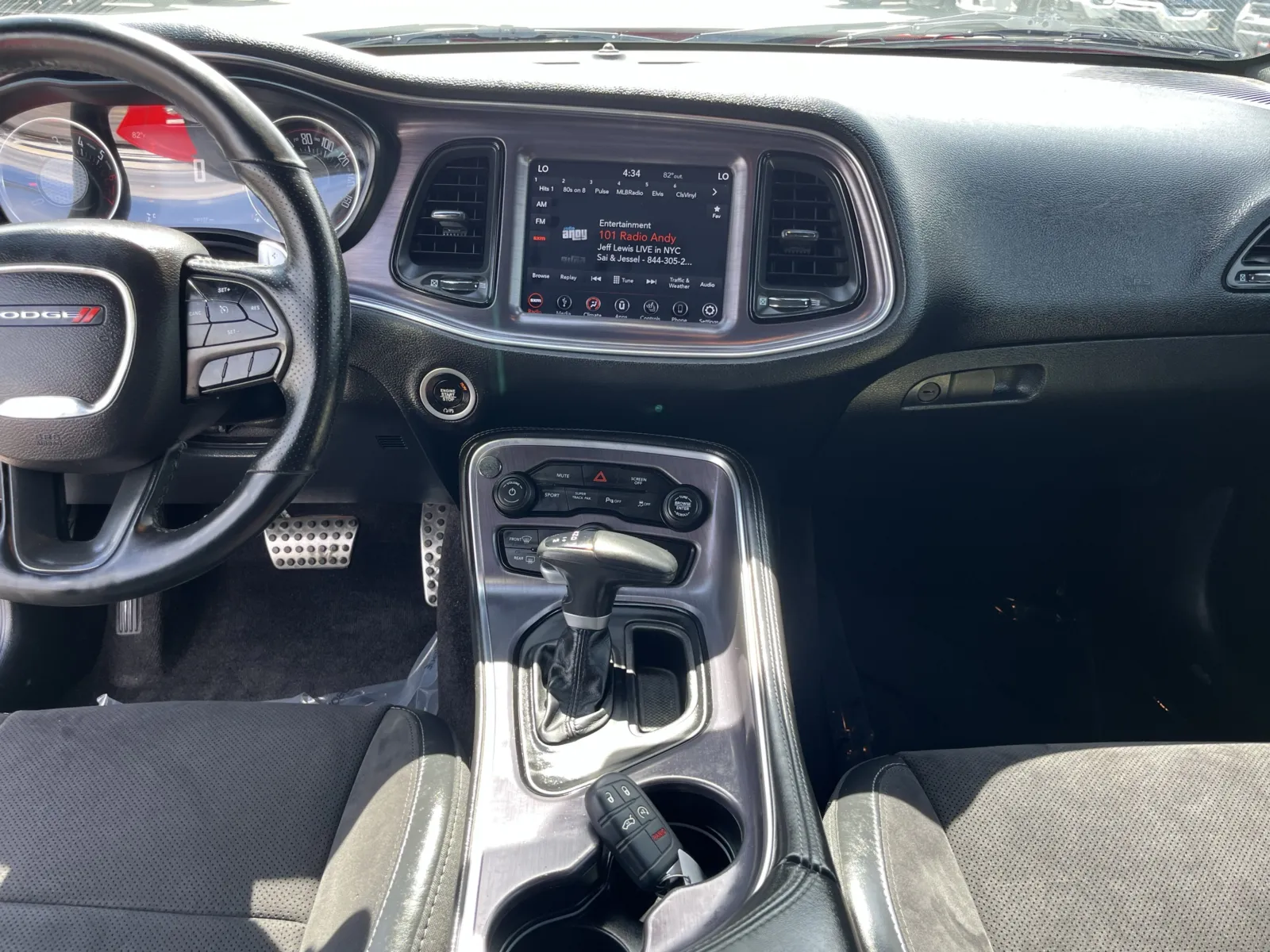 Dodge Challenger photo 24