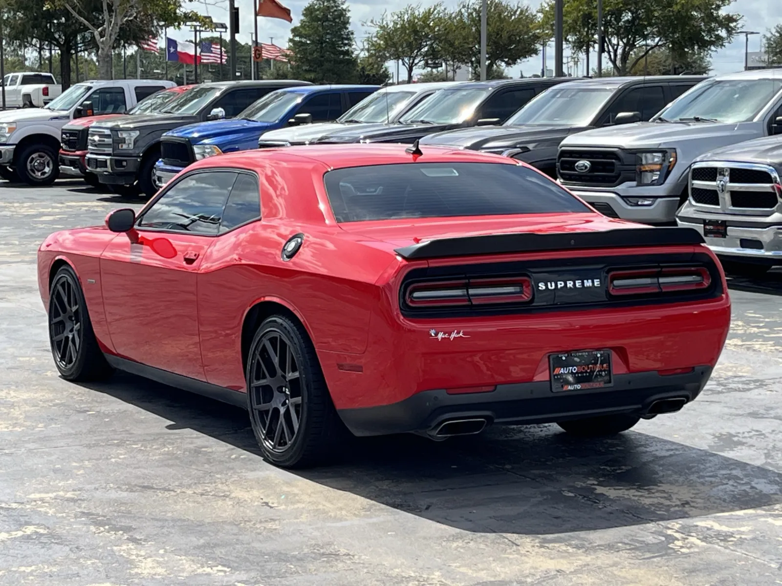 Dodge Challenger photo 10