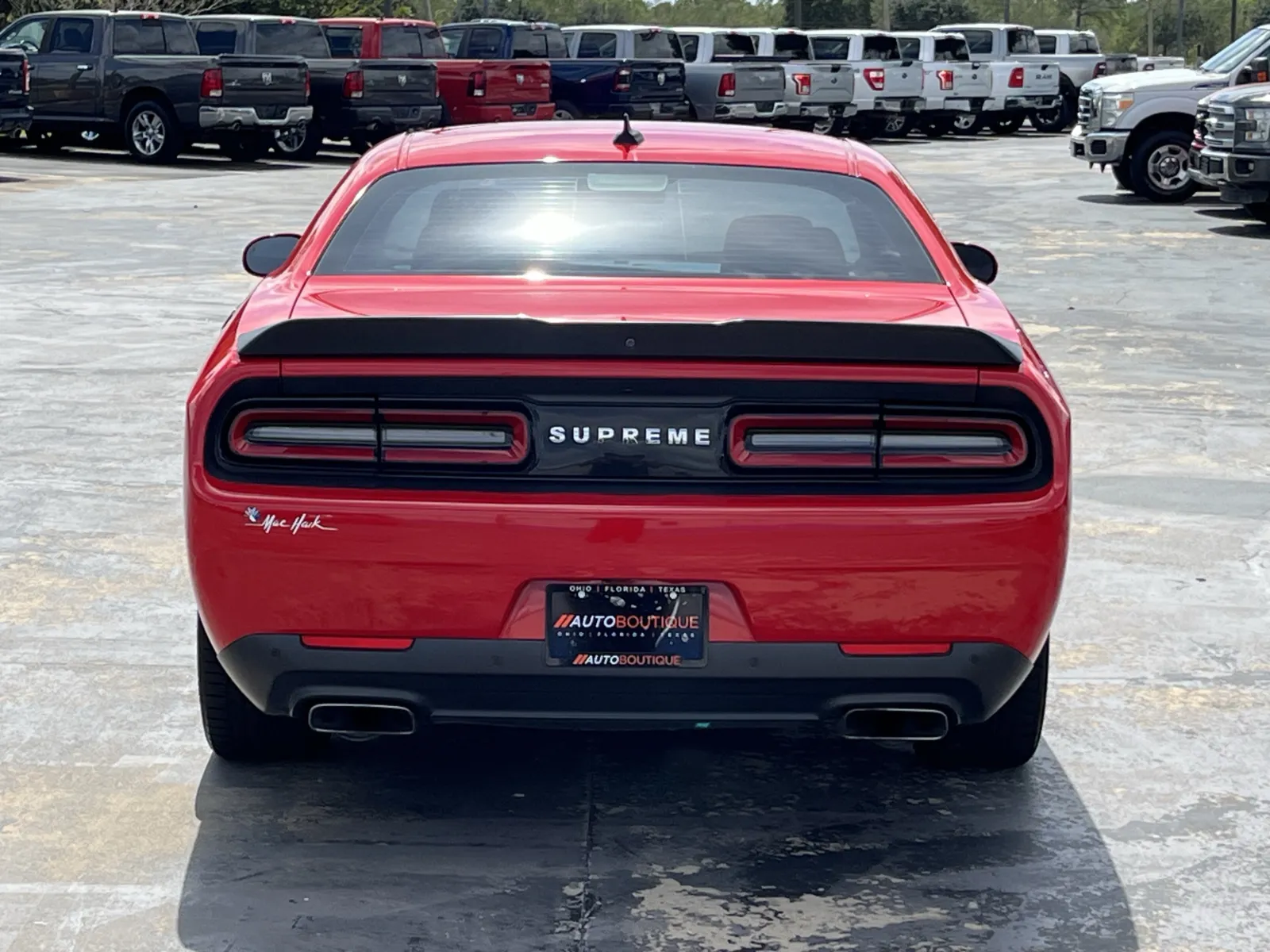 Dodge Challenger photo 8