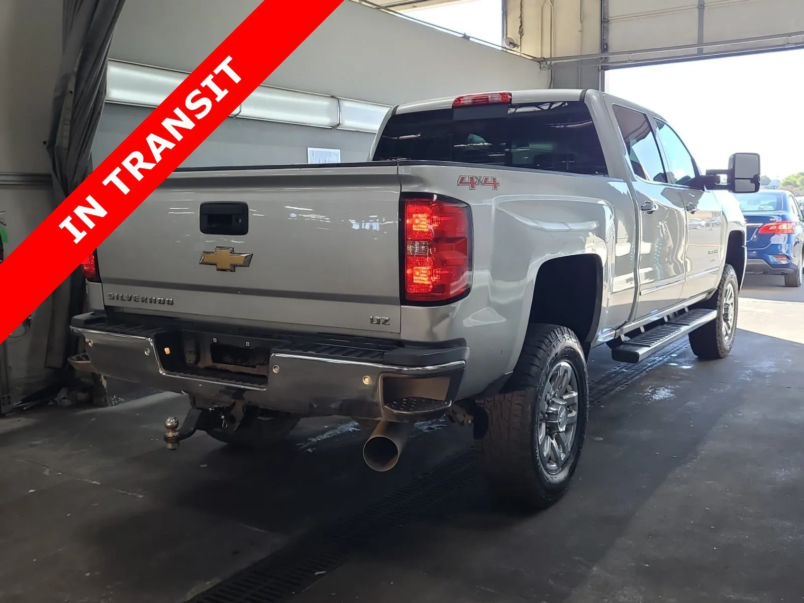 Chevrolet Silverado photo 4