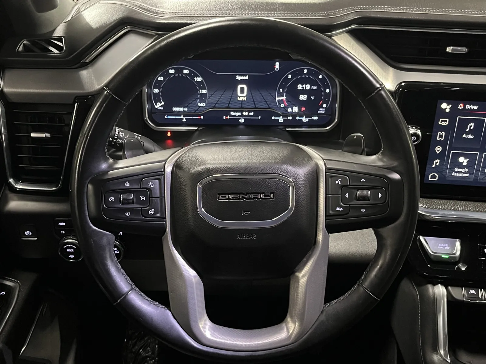 GMC Sierra photo 16