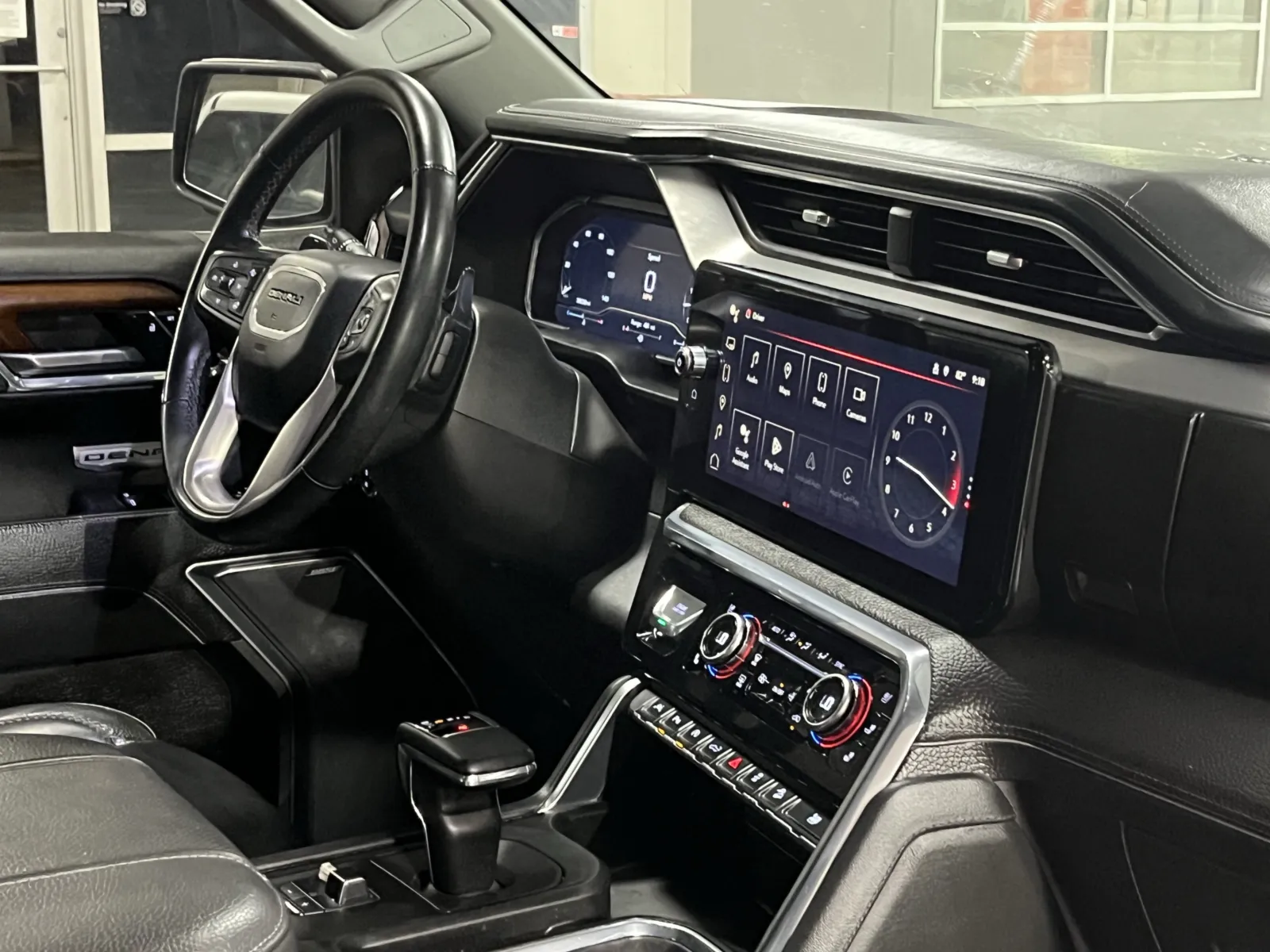 GMC Sierra photo 14