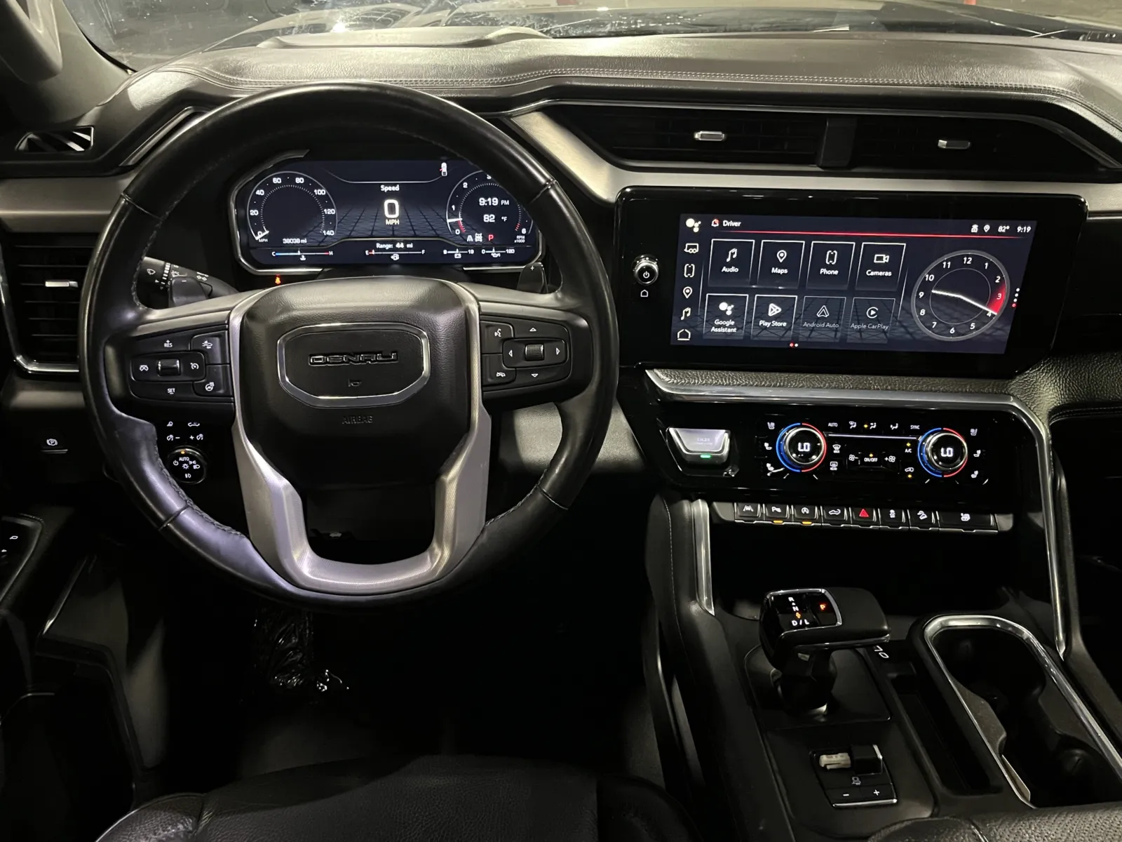 GMC Sierra photo 15