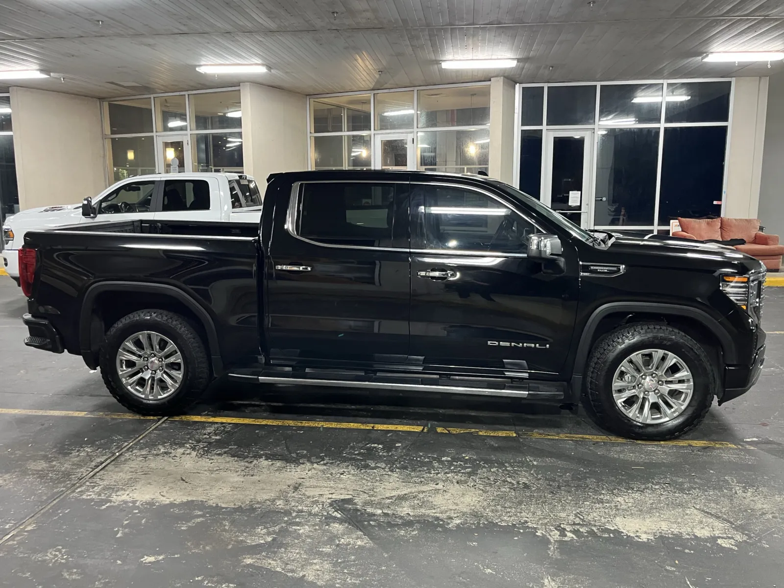 GMC Sierra photo 11