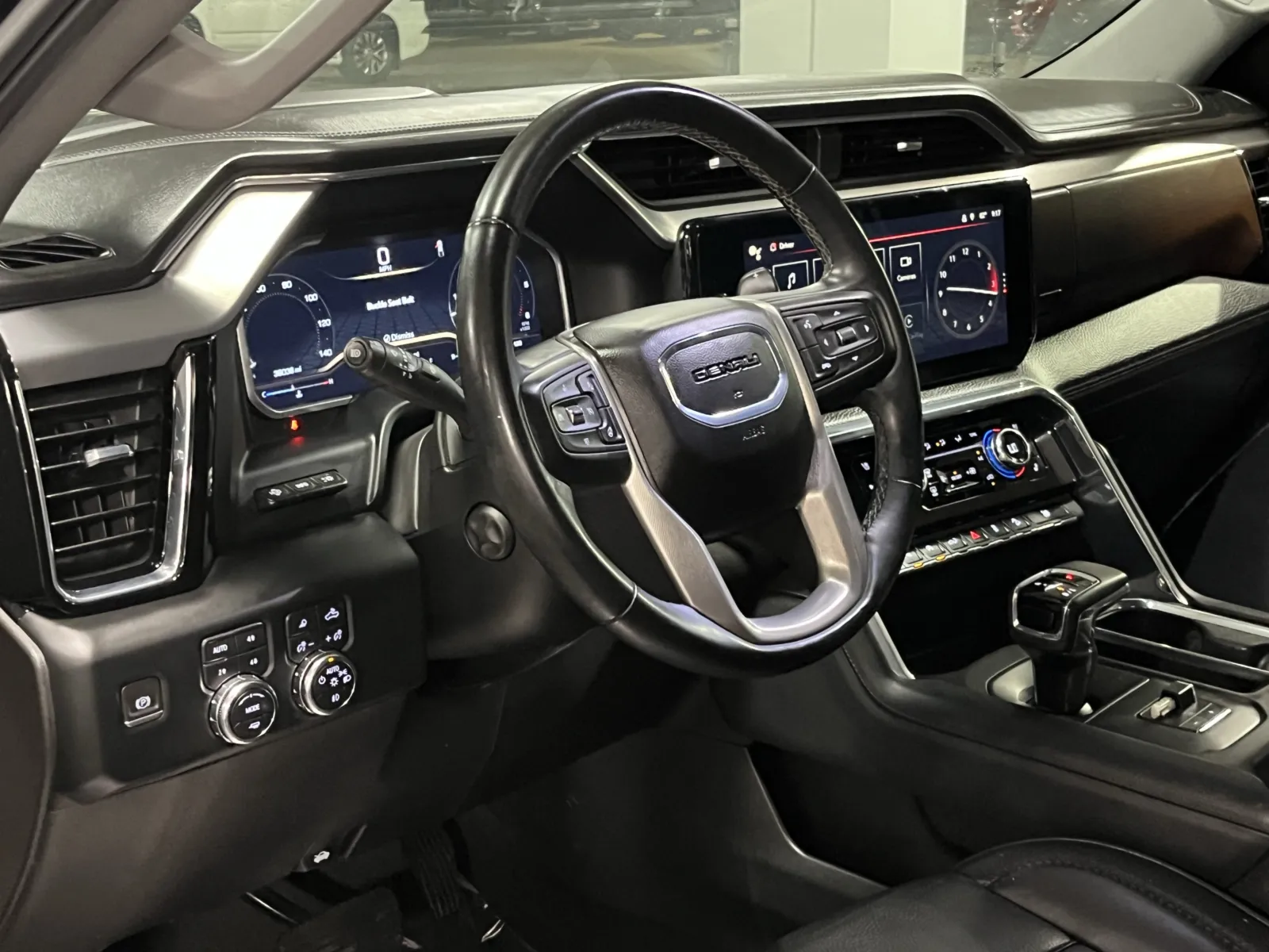 GMC Sierra photo 13