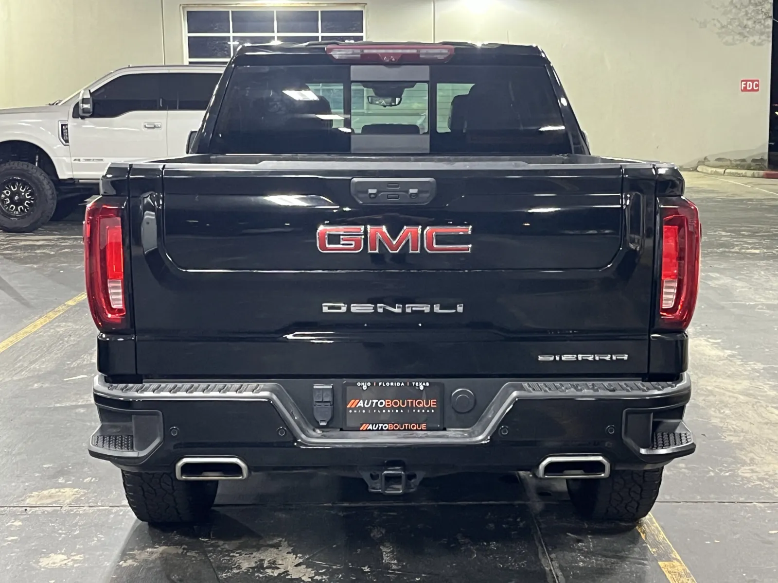 GMC Sierra photo 8