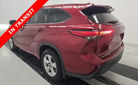 More photos of 2021 Toyota Highlander LE at Auto Boutique Texas, TX