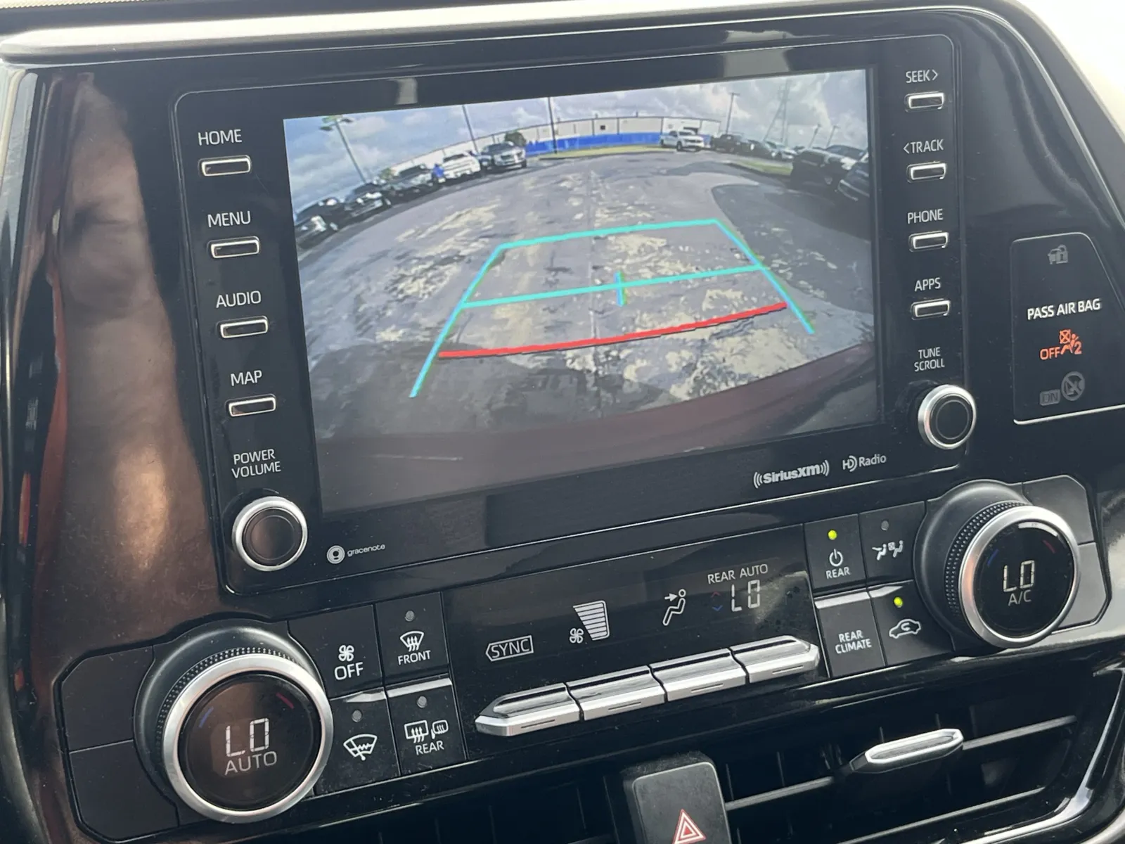 Toyota Highlander photo 5