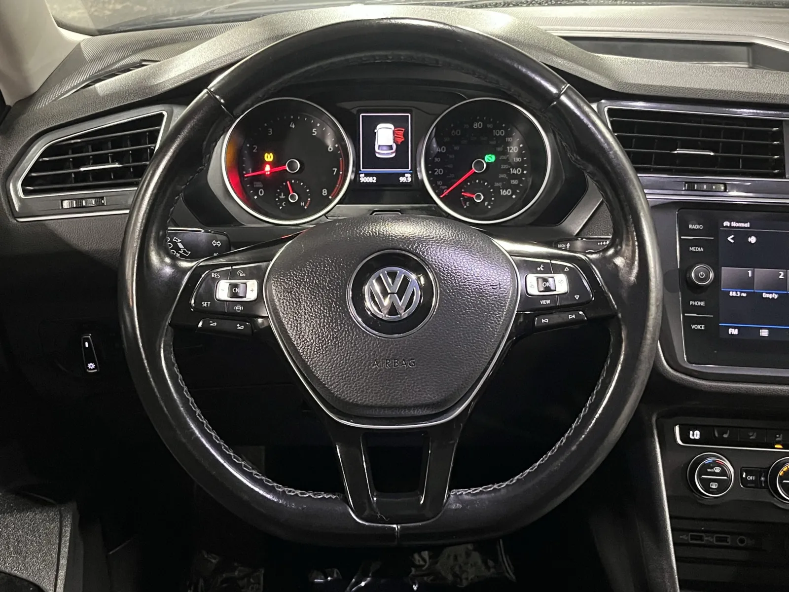 Volkswagen Tiguan photo 16