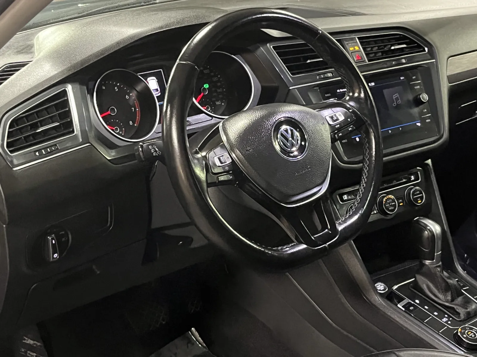 Volkswagen Tiguan photo 13