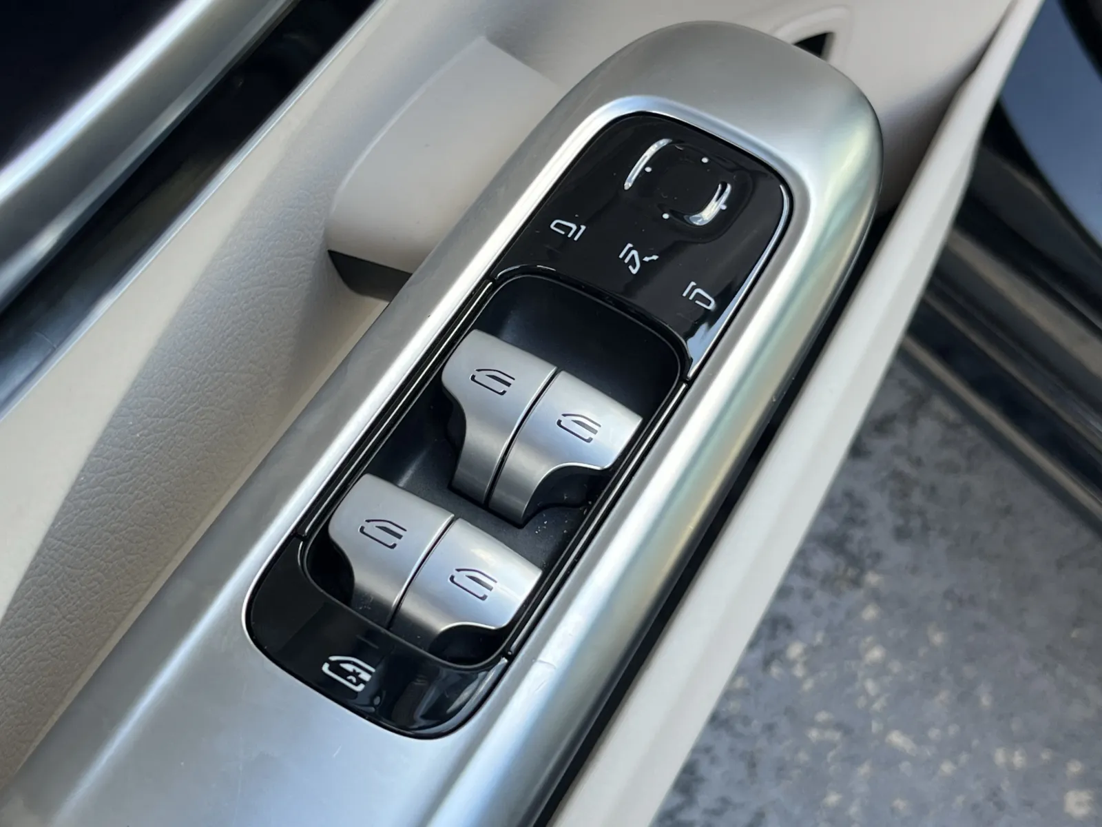 Mercedes-Benz C-Class photo 25