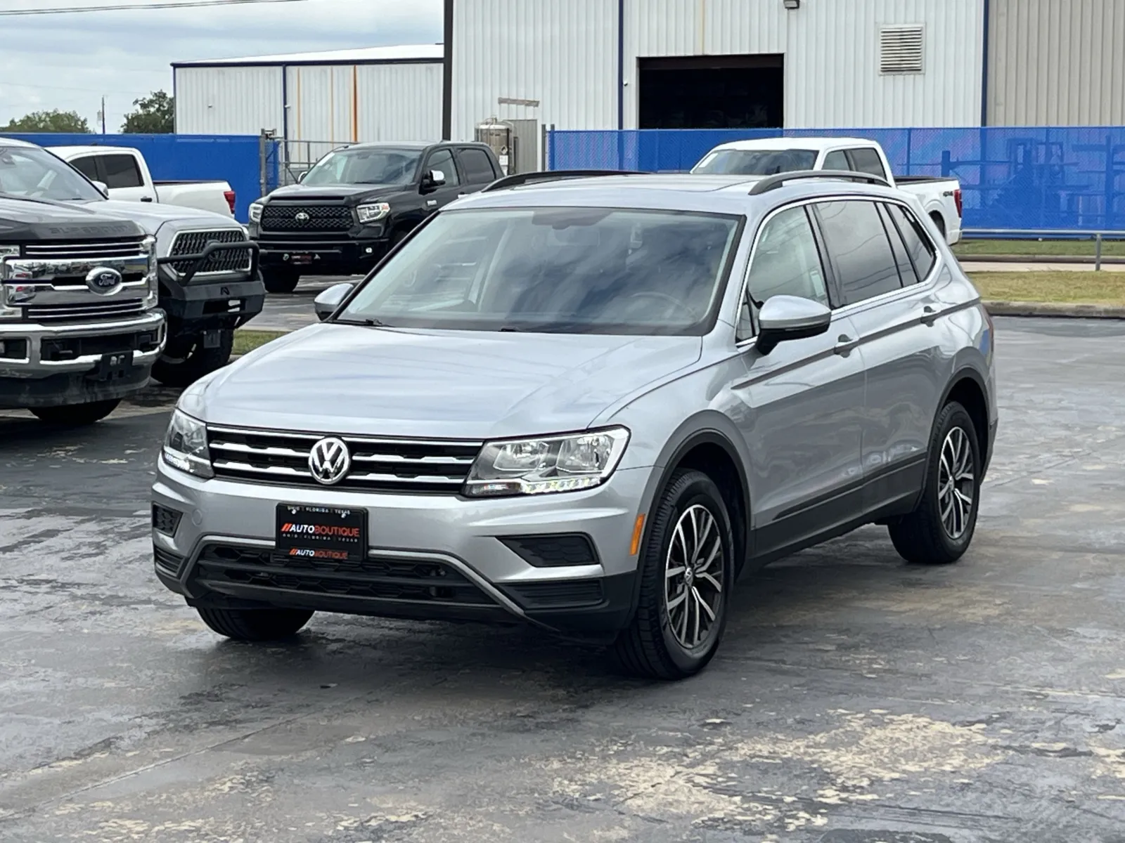 Volkswagen Tiguan photo 2