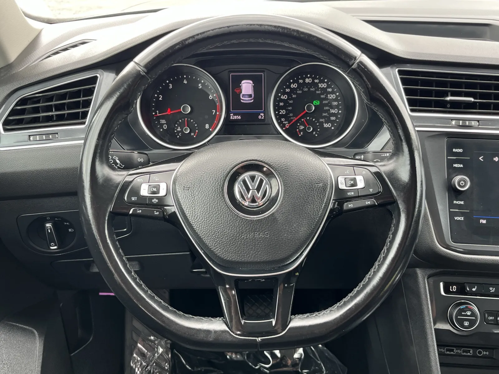 Volkswagen Tiguan photo 18