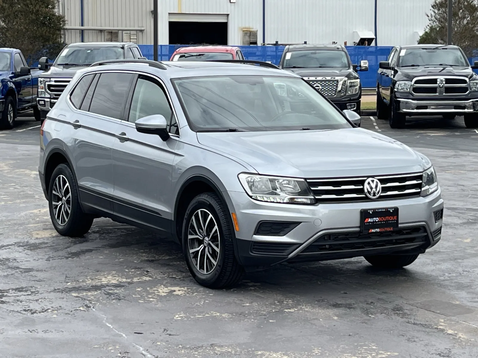 Volkswagen Tiguan photo 3