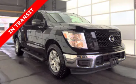Black 2019 Nissan Titan SV for sale in Alvin, TX